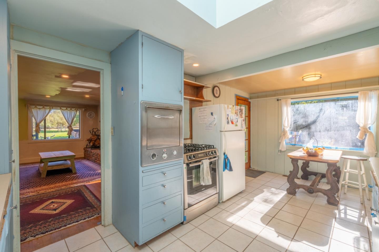 Detail Gallery Image 6 of 30 For 27415 Schulte Rd, Carmel,  CA 93923 - 3 Beds | 3 Baths