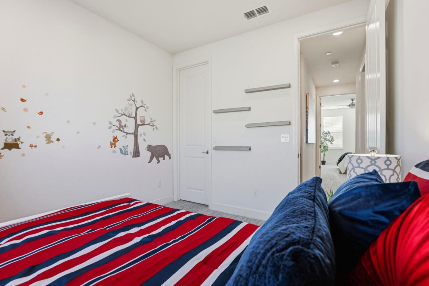 Detail Gallery Image 27 of 42 For 17985 Cantabria Ln, Morgan Hill,  CA 95037 - 3 Beds | 2/1 Baths