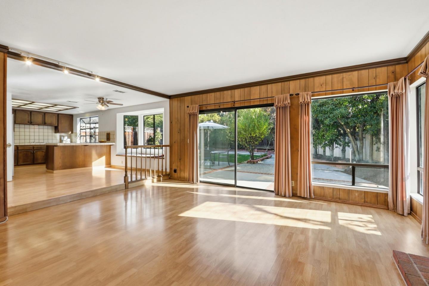 Detail Gallery Image 13 of 56 For 5948 Garlough Dr, San Jose,  CA 95123 - 4 Beds | 3 Baths