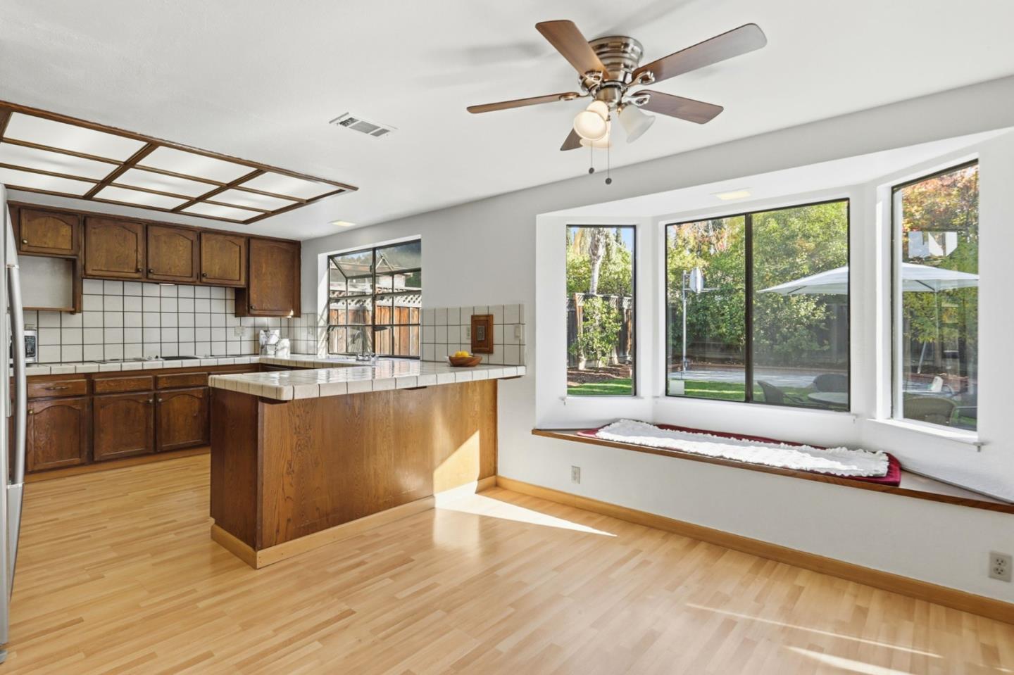 Detail Gallery Image 16 of 56 For 5948 Garlough Dr, San Jose,  CA 95123 - 4 Beds | 3 Baths