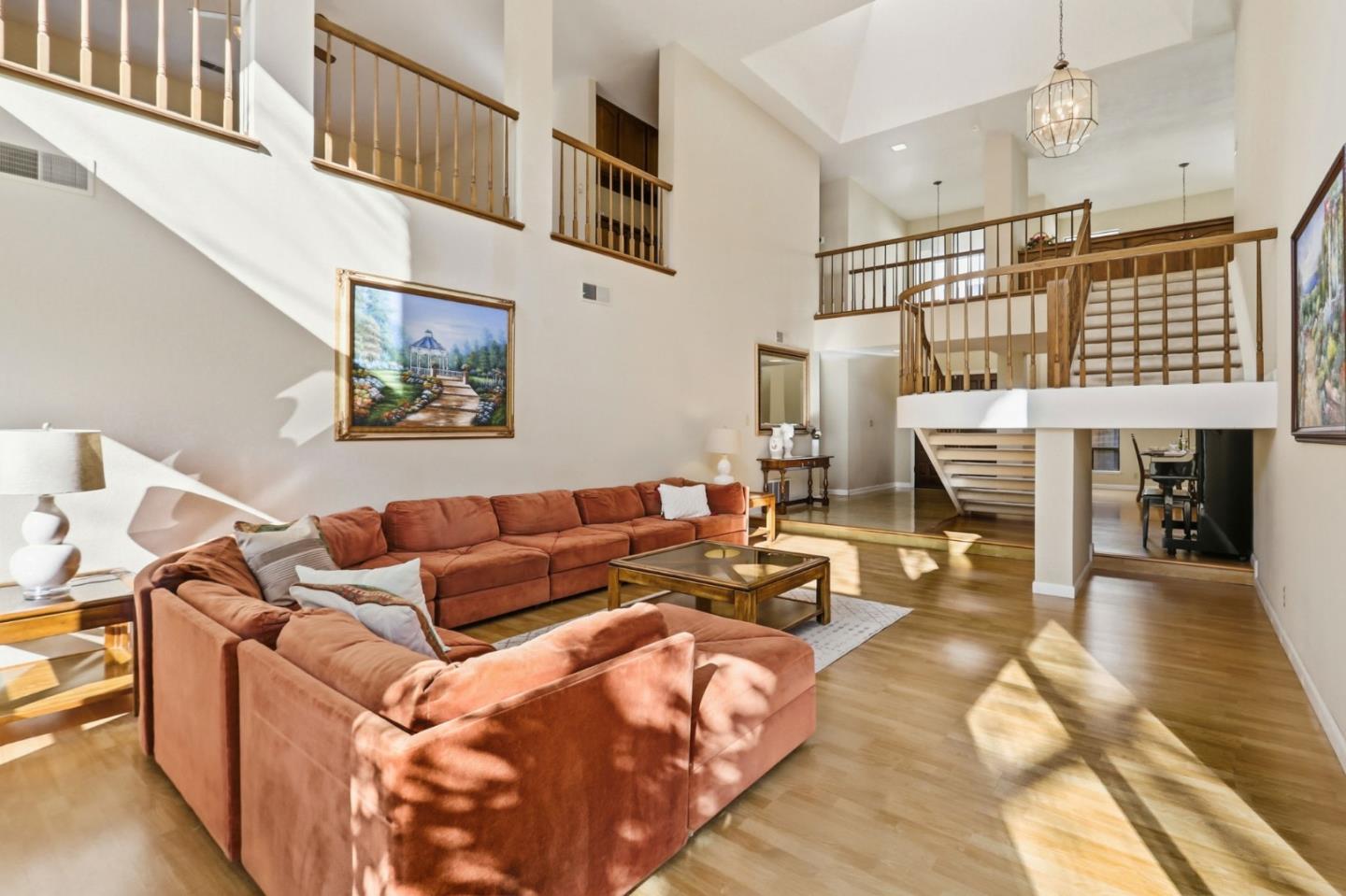 Detail Gallery Image 9 of 56 For 5948 Garlough Dr, San Jose,  CA 95123 - 4 Beds | 3 Baths