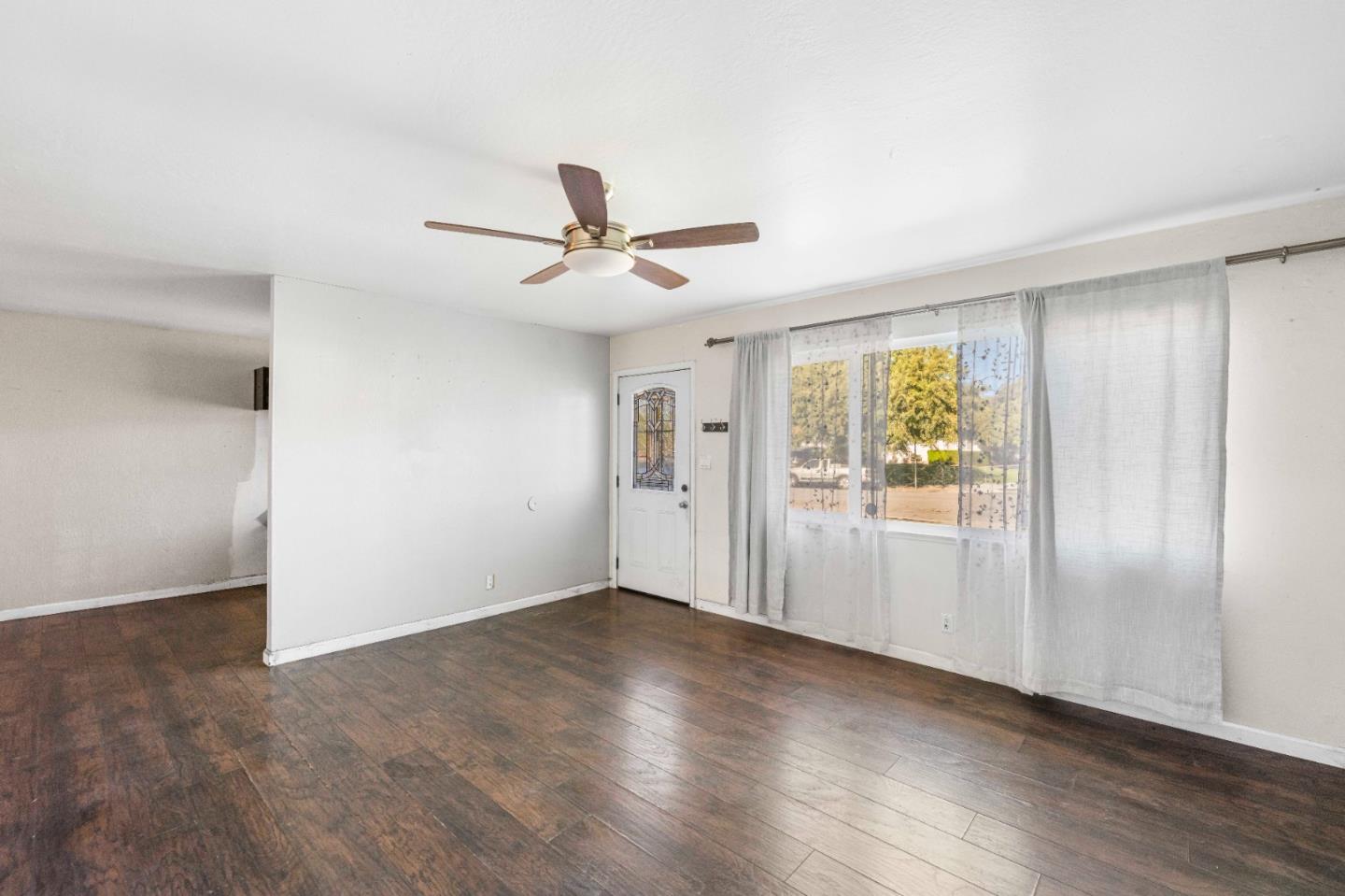 Detail Gallery Image 2 of 26 For 1497 Mount Lassen Dr, San Jose,  CA 95127 - 3 Beds | 2 Baths