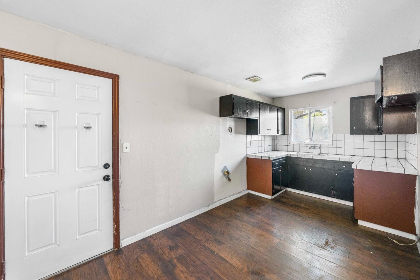 Detail Gallery Image 5 of 26 For 1497 Mount Lassen Dr, San Jose,  CA 95127 - 3 Beds | 2 Baths