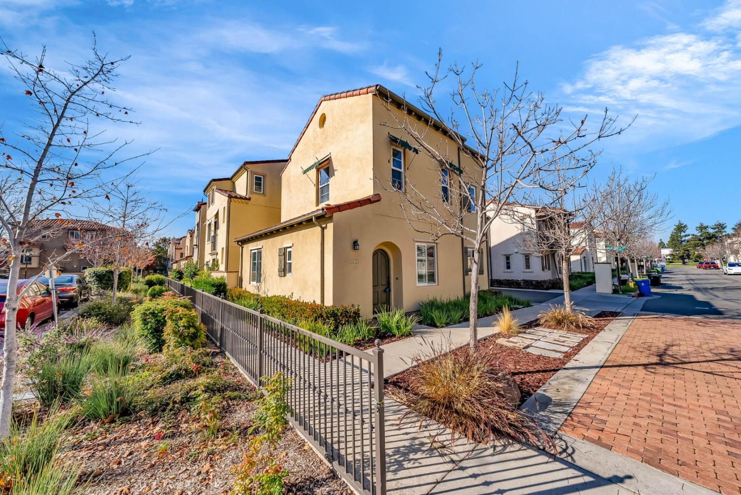 Detail Gallery Image 3 of 38 For 503 Palo Verde Cmn, Fremont,  CA 94539 - 4 Beds | 3/1 Baths