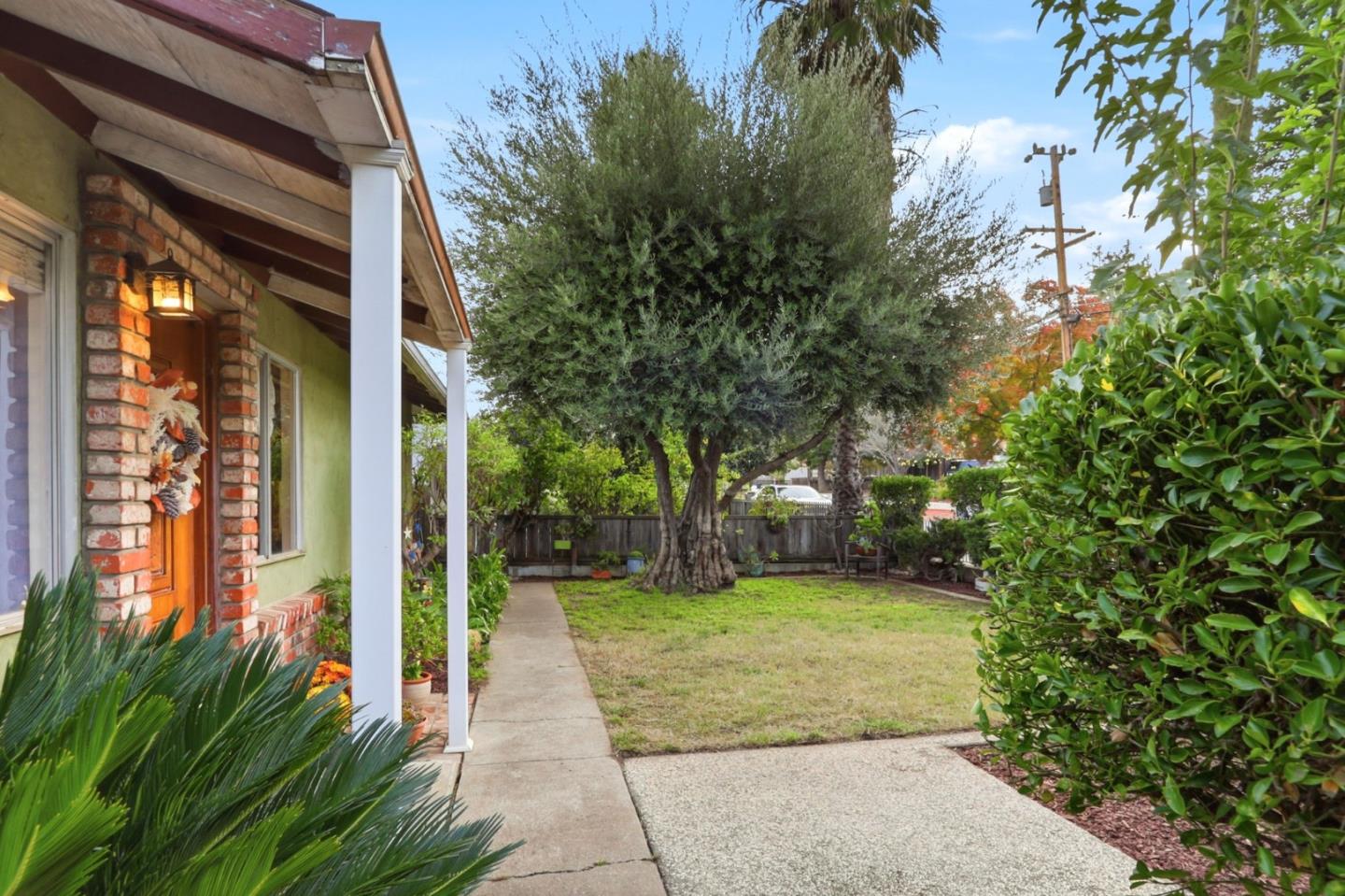 Detail Gallery Image 13 of 45 For 10614 Merriman Rd, Cupertino,  CA 95014 - 3 Beds | 1 Baths