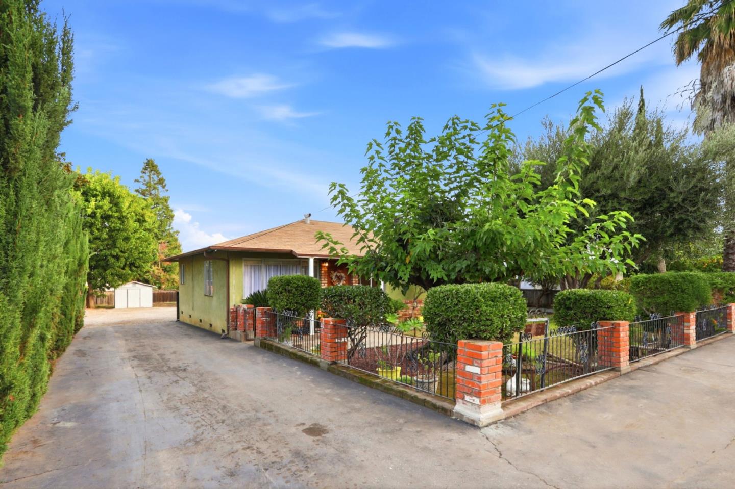 Detail Gallery Image 5 of 45 For 10614 Merriman Rd, Cupertino,  CA 95014 - 3 Beds | 1 Baths