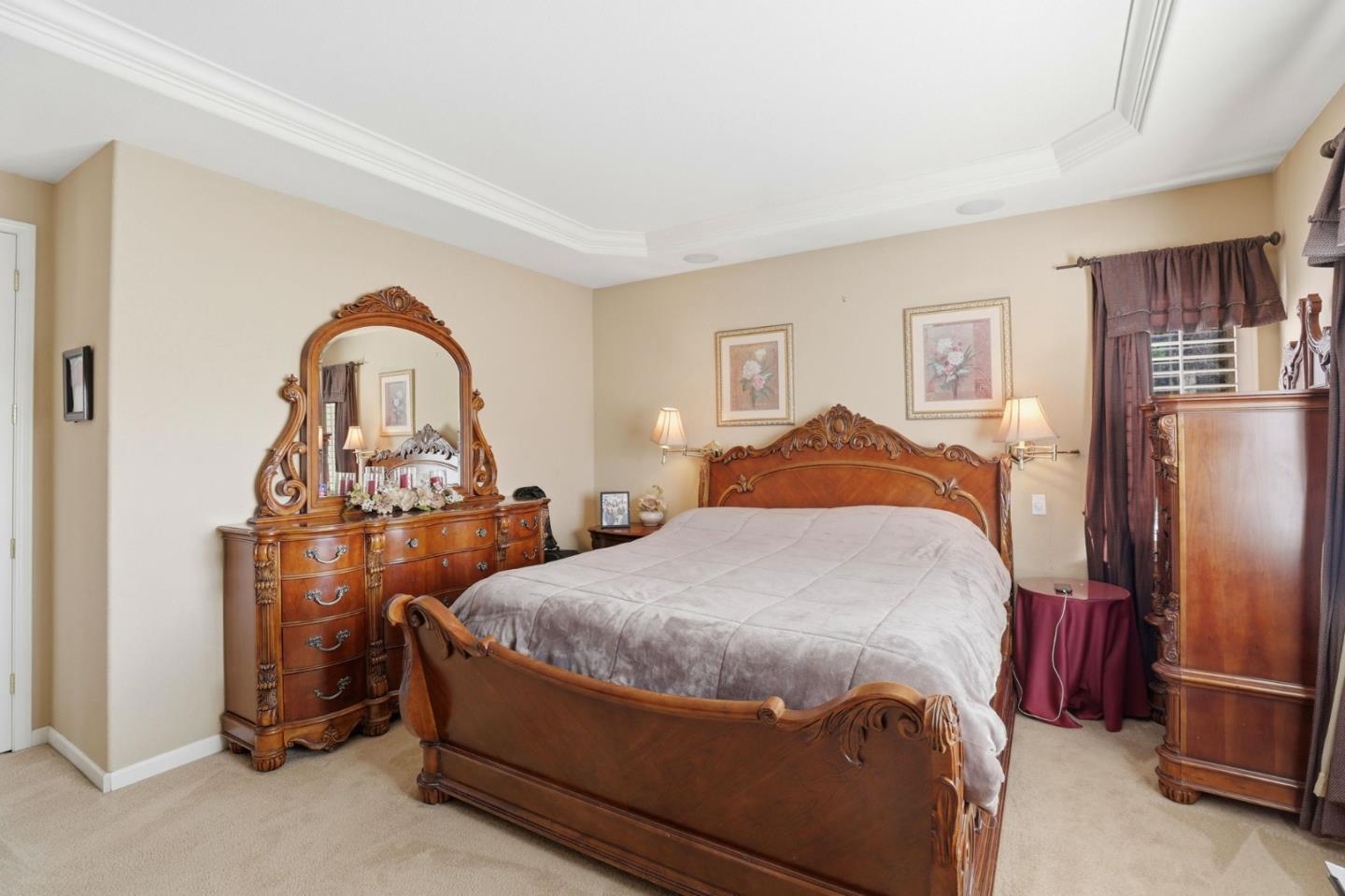 Detail Gallery Image 13 of 22 For 946 Martiri Ct, Gilroy,  CA 95020 - 5 Beds | 3 Baths