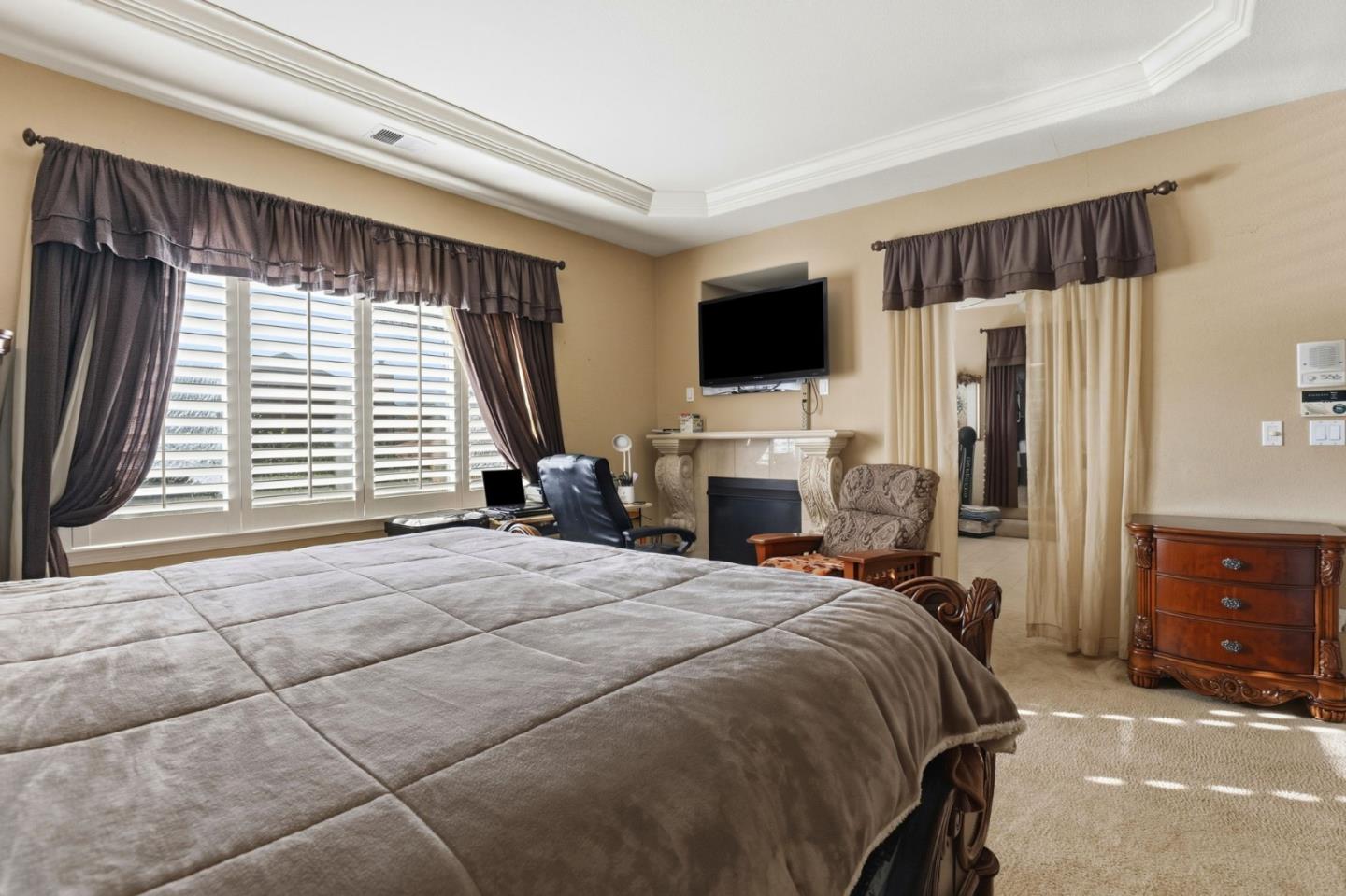 Detail Gallery Image 14 of 22 For 946 Martiri Ct, Gilroy,  CA 95020 - 5 Beds | 3 Baths