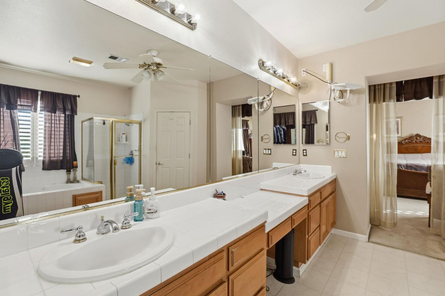 Detail Gallery Image 15 of 22 For 946 Martiri Ct, Gilroy,  CA 95020 - 5 Beds | 3 Baths