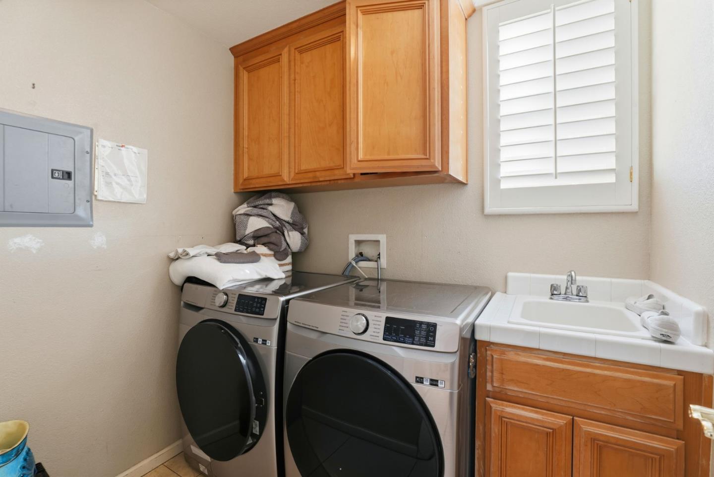 Detail Gallery Image 19 of 22 For 946 Martiri Ct, Gilroy,  CA 95020 - 5 Beds | 3 Baths