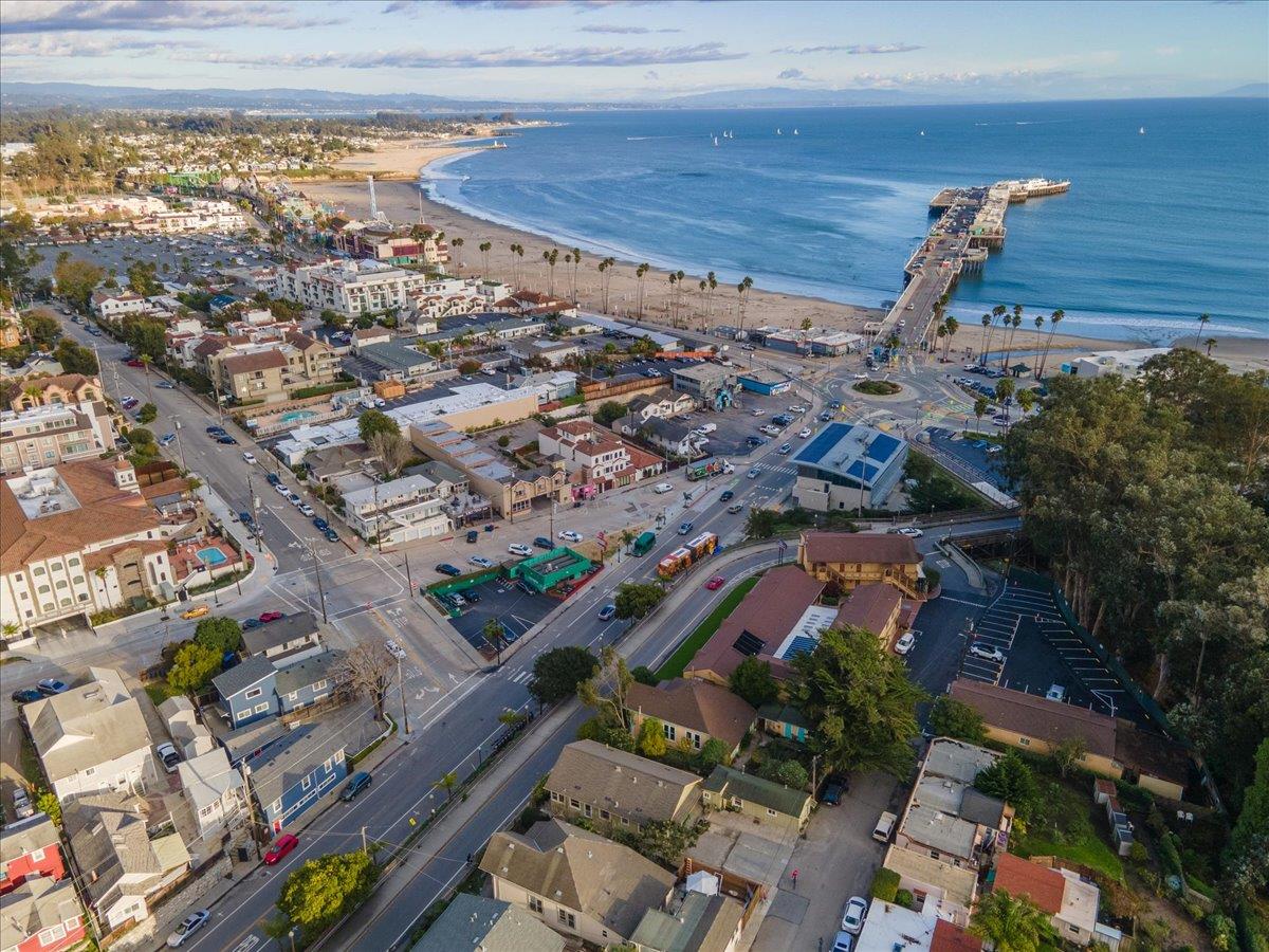 Detail Gallery Image 4 of 19 For 116 W Cliff Dr, Santa Cruz,  CA 95060 - – Beds | – Baths