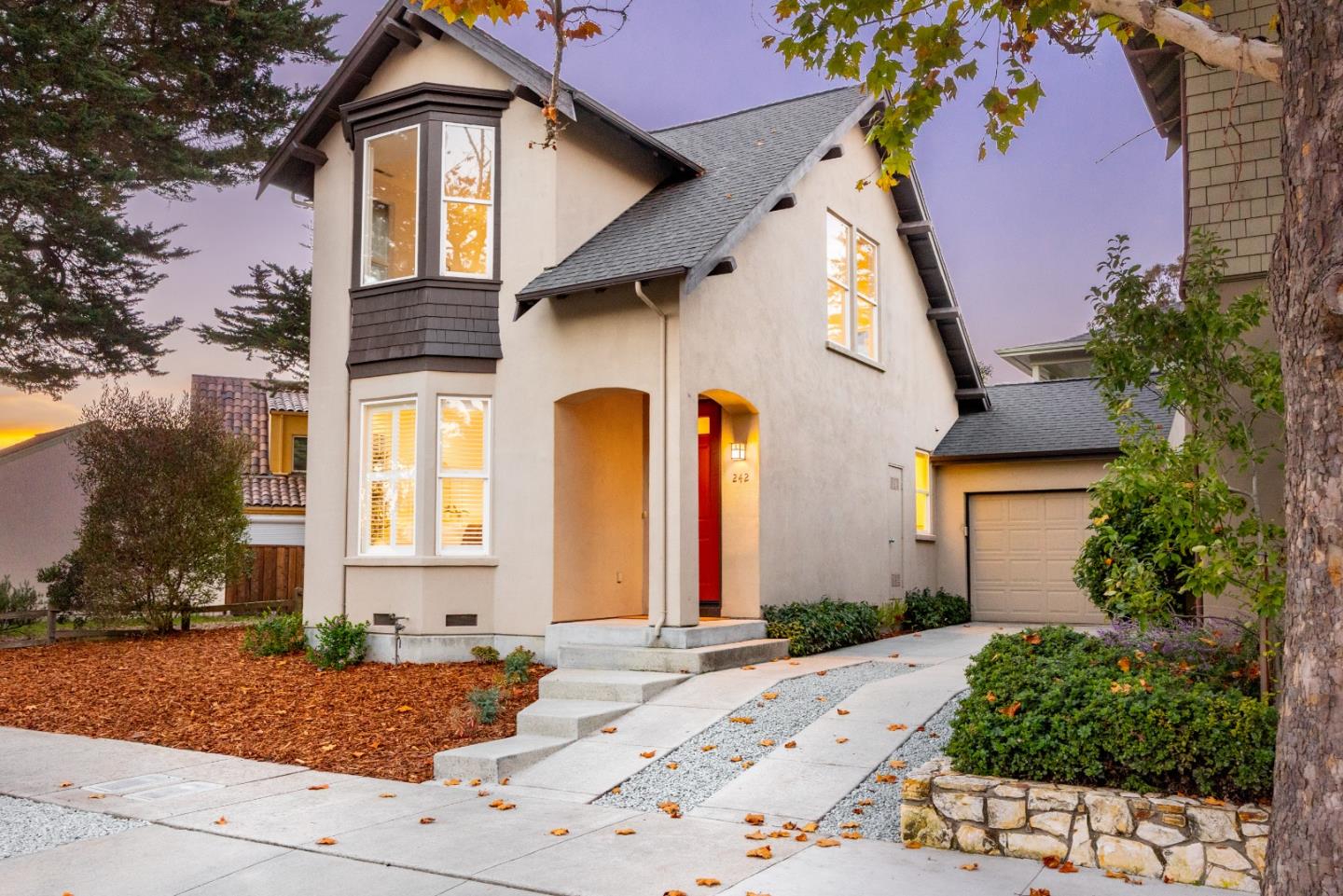 Detail Gallery Image 3 of 44 For 242 Cypress Park, Santa Cruz,  CA 95060 - 2 Beds | 1/1 Baths