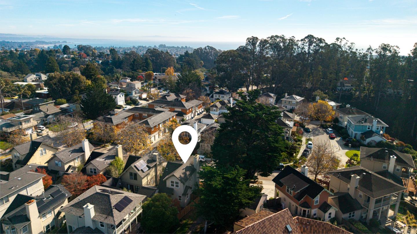 Detail Gallery Image 41 of 44 For 242 Cypress Park, Santa Cruz,  CA 95060 - 2 Beds | 1/1 Baths