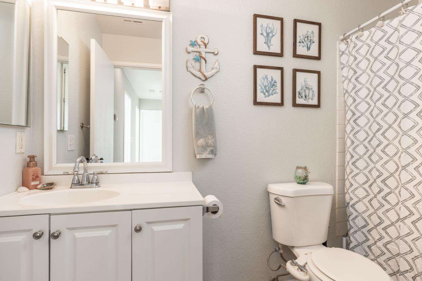 Detail Gallery Image 11 of 15 For 1883 Cherokee Dr #3,  Salinas,  CA 93906 - 3 Beds | 1/1 Baths