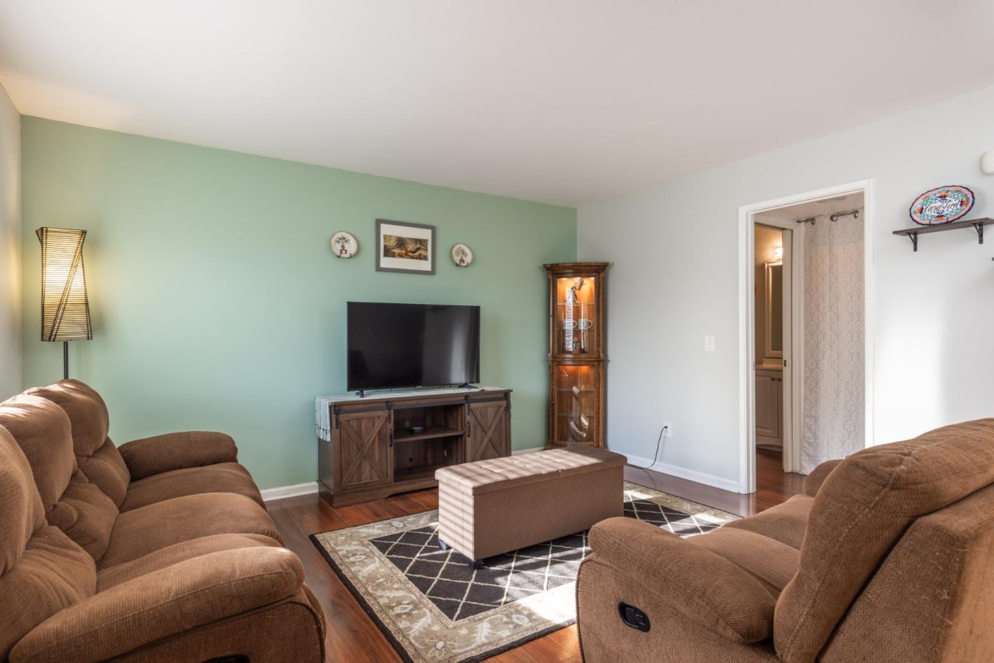 Detail Gallery Image 3 of 15 For 1883 Cherokee Dr #3,  Salinas,  CA 93906 - 3 Beds | 1/1 Baths