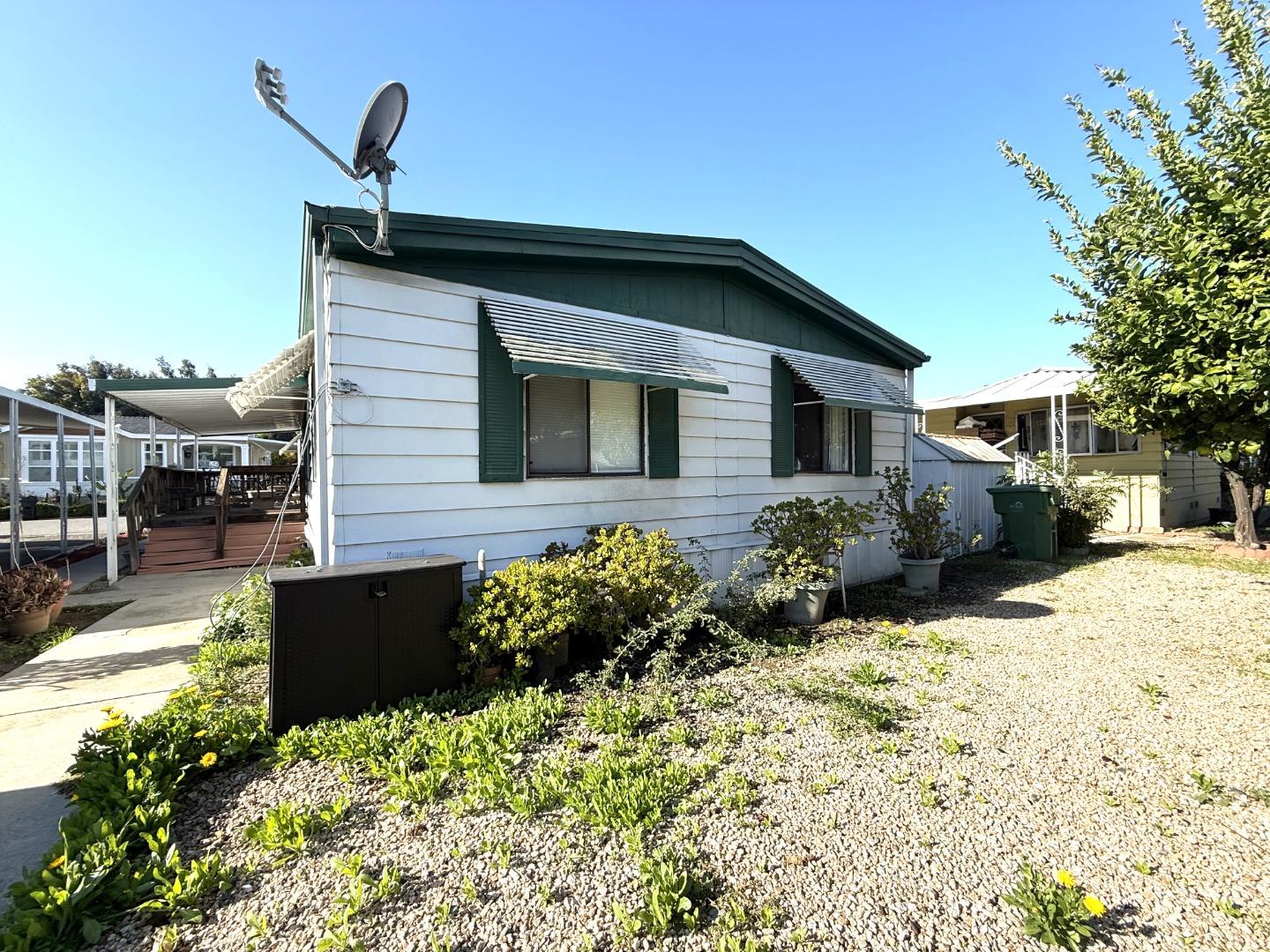 Detail Gallery Image 3 of 21 For 5450 Monterey Hwy #143,  San Jose,  CA 95111 - 3 Beds | 2 Baths