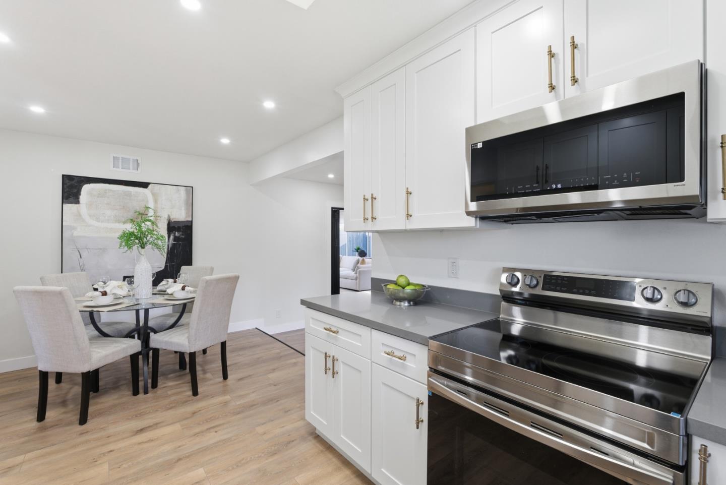 Detail Gallery Image 6 of 21 For 2518 Aragon Way, San Jose,  CA 95125 - 3 Beds | 2 Baths