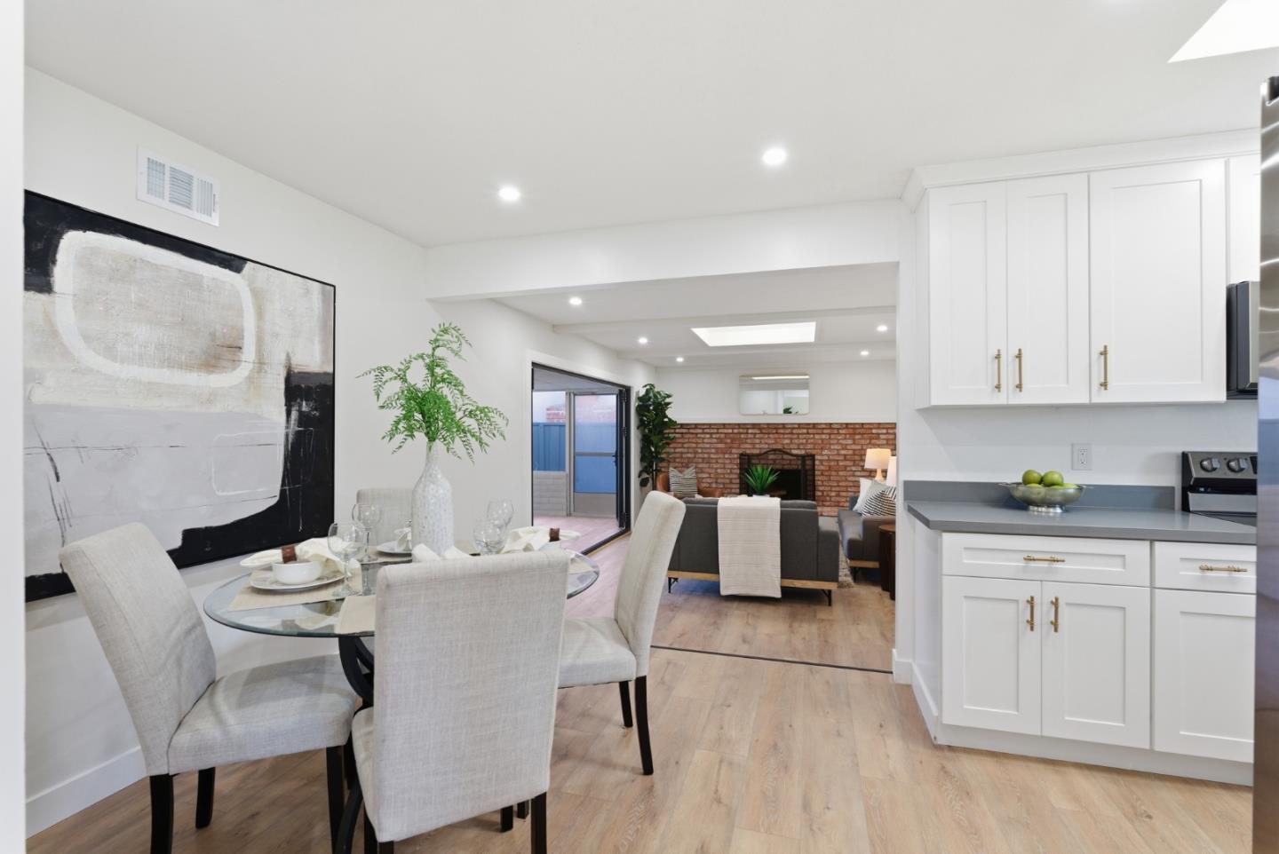 Detail Gallery Image 8 of 21 For 2518 Aragon Way, San Jose,  CA 95125 - 3 Beds | 2 Baths