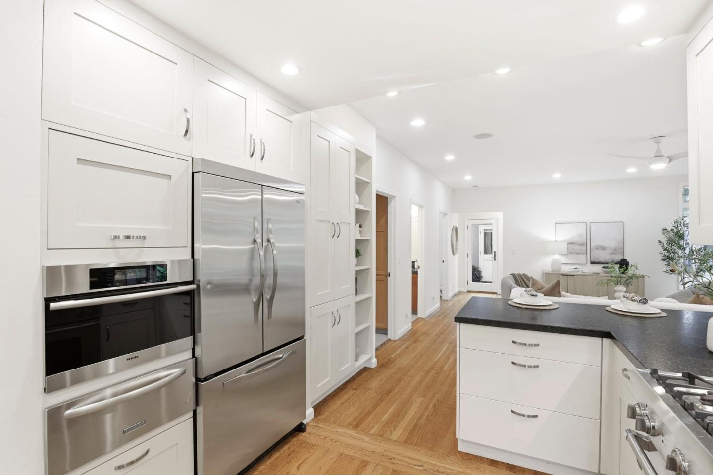 Detail Gallery Image 16 of 35 For 145 Cornell Rd, Menlo Park,  CA 94025 - 4 Beds | 3 Baths