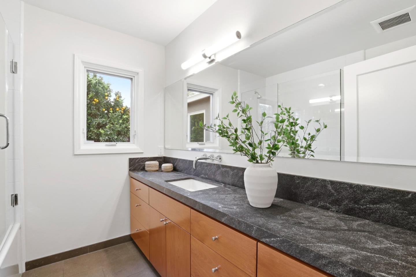 Detail Gallery Image 26 of 35 For 145 Cornell Rd, Menlo Park,  CA 94025 - 4 Beds | 3 Baths