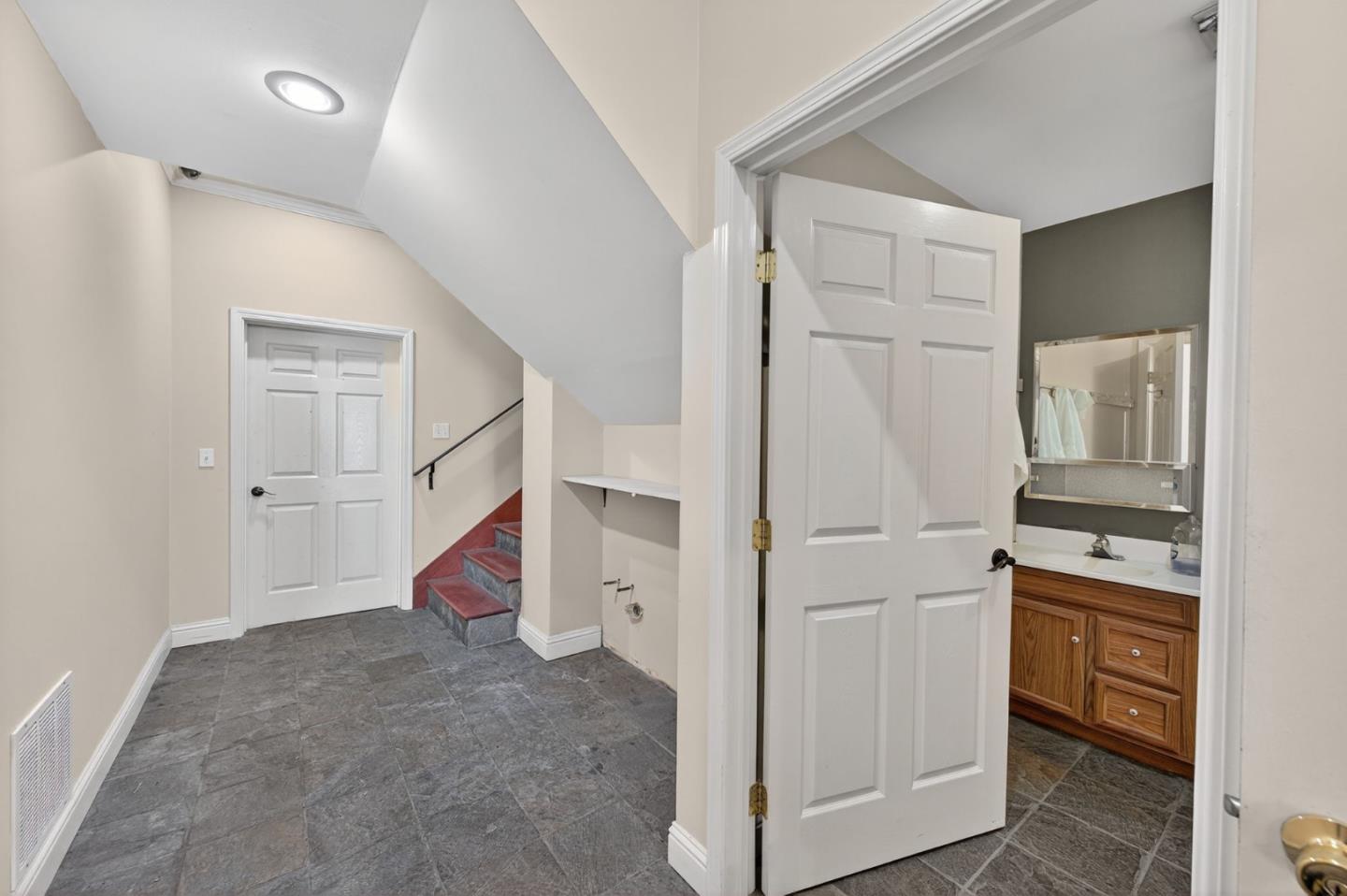 Detail Gallery Image 17 of 43 For 20 S Linden Ave 3b,  South San Francisco,  CA 94080 - – Beds | – Baths