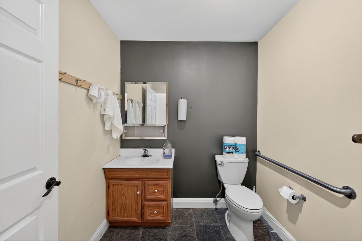 Detail Gallery Image 18 of 43 For 20 S Linden Ave 3b,  South San Francisco,  CA 94080 - – Beds | – Baths