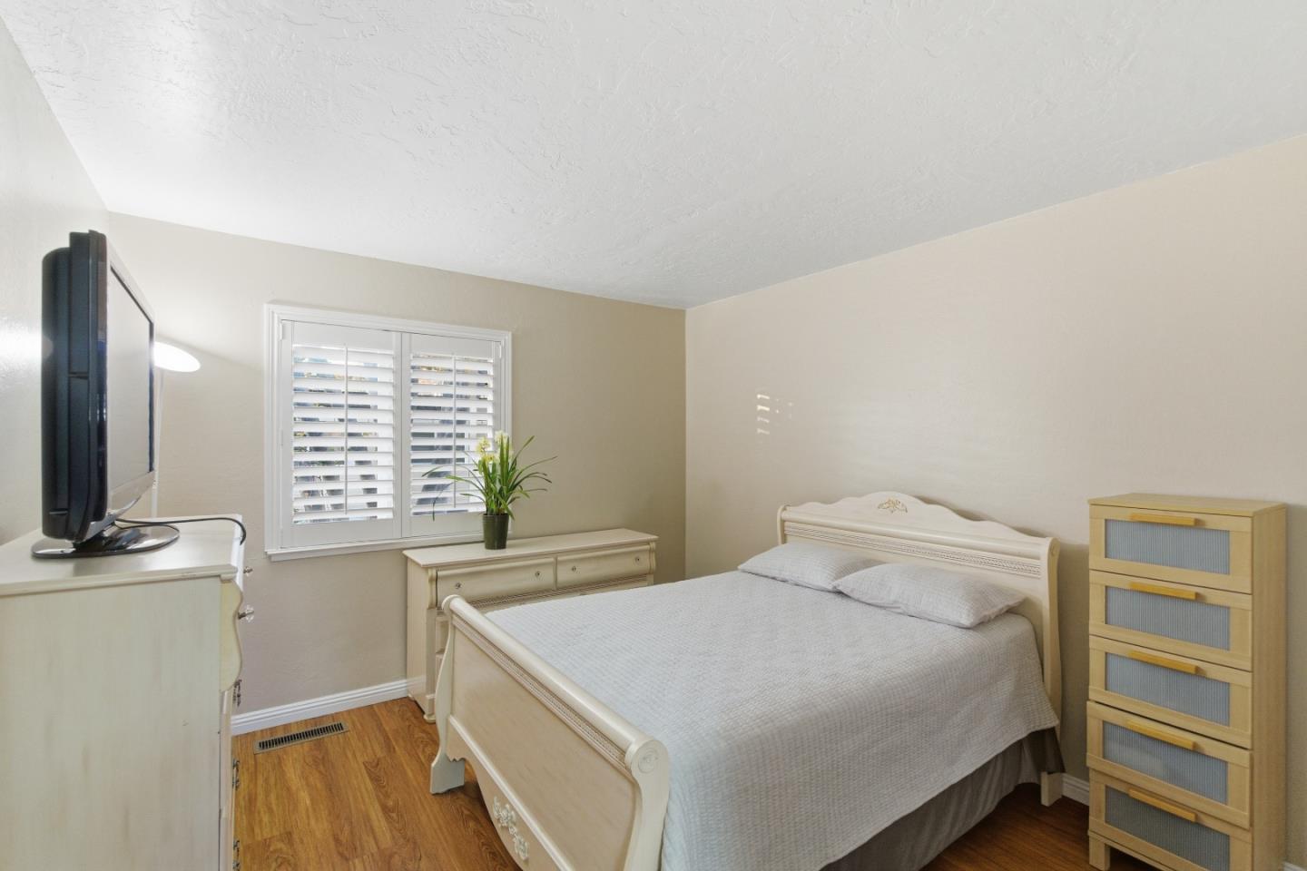 Detail Gallery Image 14 of 33 For 7066 Cypress Point Ct, San Jose,  CA 95139 - 3 Beds | 2/1 Baths