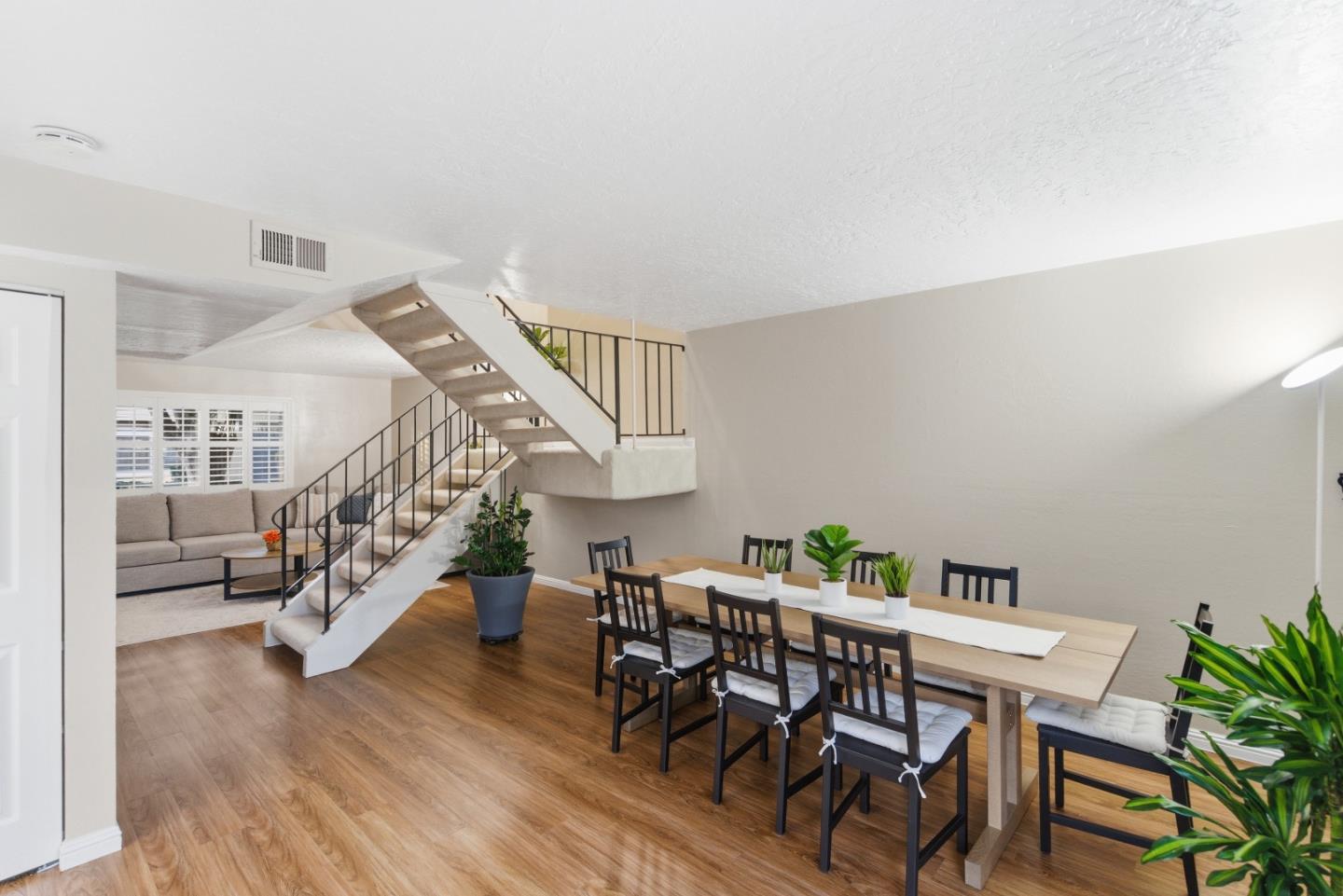 Detail Gallery Image 6 of 33 For 7066 Cypress Point Ct, San Jose,  CA 95139 - 3 Beds | 2/1 Baths