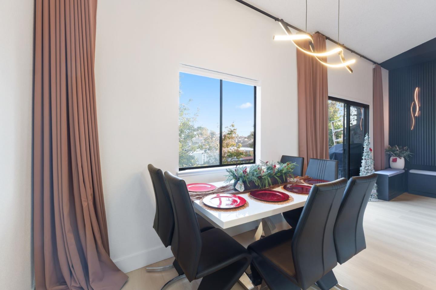 Detail Gallery Image 10 of 22 For 2422 N Main St #F,  Salinas,  CA 93906 - 2 Beds | 2 Baths