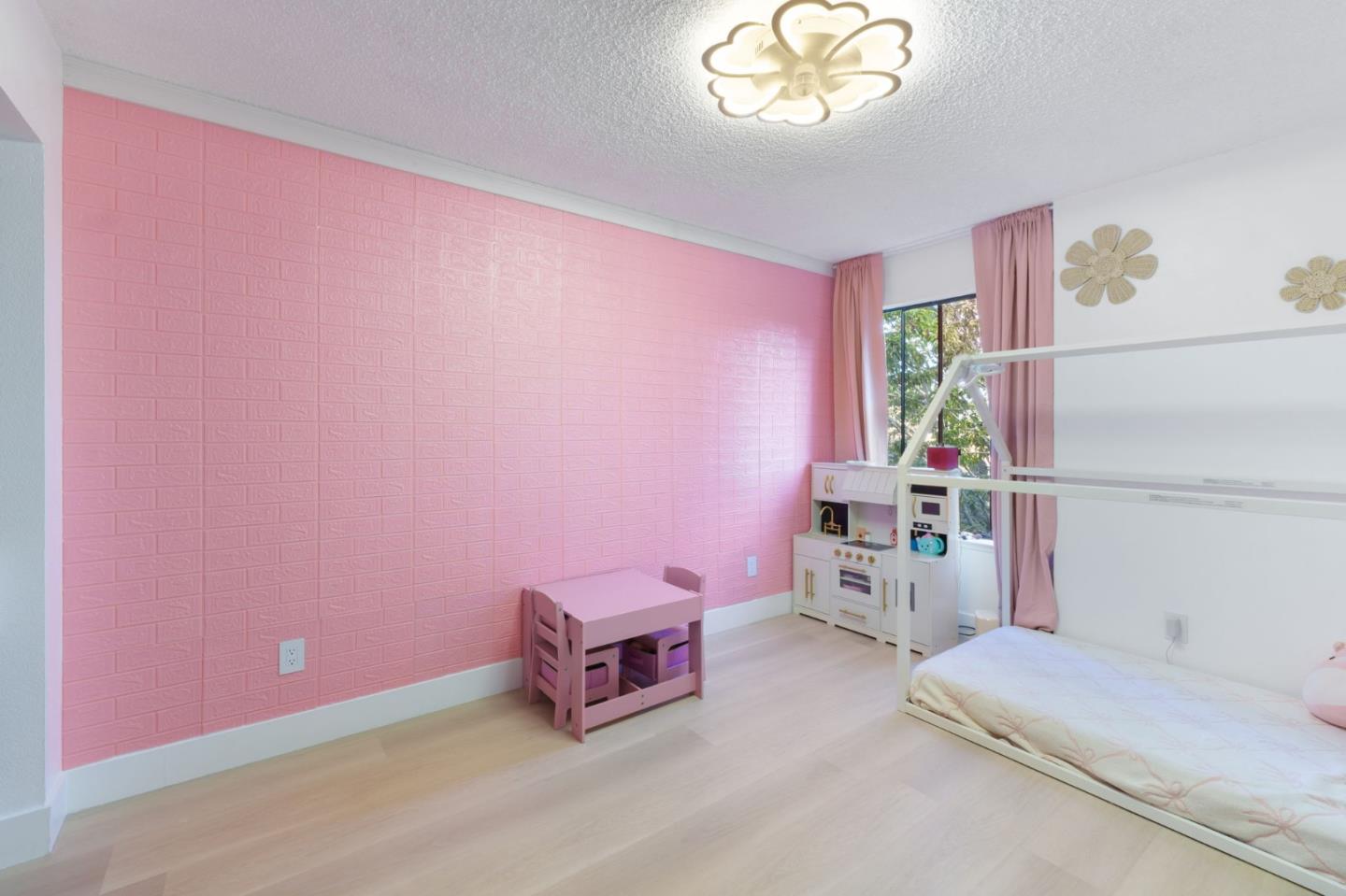 Detail Gallery Image 14 of 22 For 2422 N Main St #F,  Salinas,  CA 93906 - 2 Beds | 2 Baths