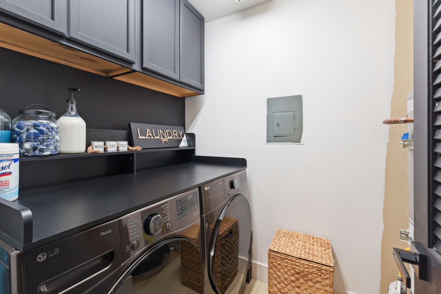 Detail Gallery Image 16 of 22 For 2422 N Main St #F,  Salinas,  CA 93906 - 2 Beds | 2 Baths