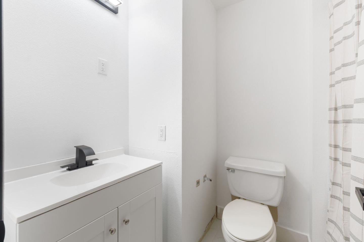 Detail Gallery Image 17 of 22 For 2422 N Main St #F,  Salinas,  CA 93906 - 2 Beds | 2 Baths