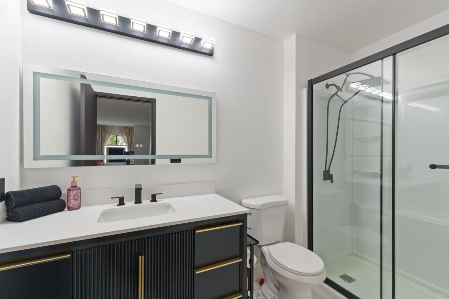 Detail Gallery Image 21 of 22 For 2422 N Main St #F,  Salinas,  CA 93906 - 2 Beds | 2 Baths