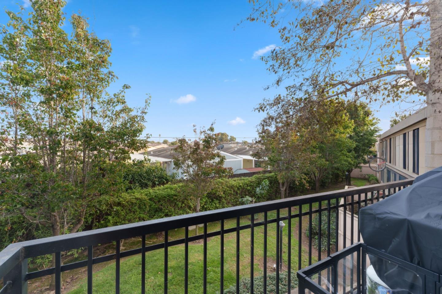 Detail Gallery Image 22 of 22 For 2422 N Main St #F,  Salinas,  CA 93906 - 2 Beds | 2 Baths