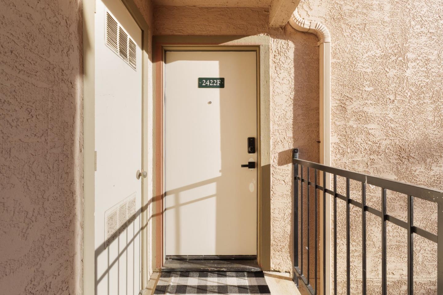 Detail Gallery Image 5 of 22 For 2422 N Main St #F,  Salinas,  CA 93906 - 2 Beds | 2 Baths