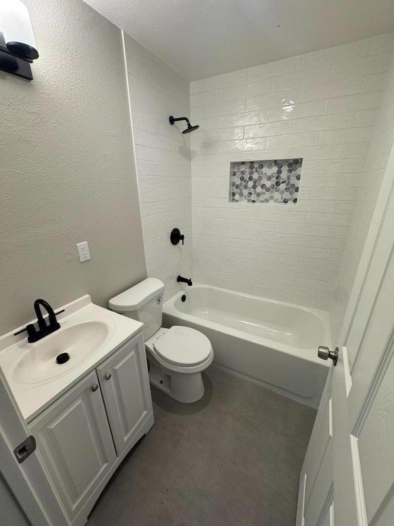 Detail Gallery Image 4 of 6 For 1443 Parsons Ave, Salinas,  CA 93906 - 3 Beds | 2 Baths