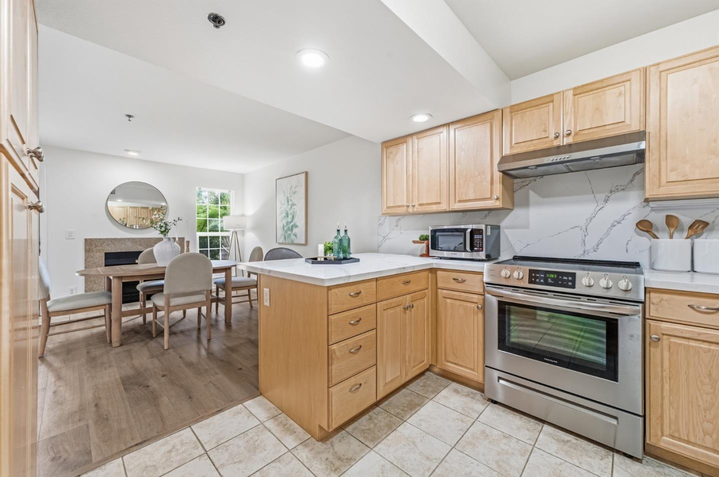 Detail Gallery Image 11 of 36 For 627 E El Camino Real #106,  Sunnyvale,  CA 94087 - 2 Beds | 2/1 Baths
