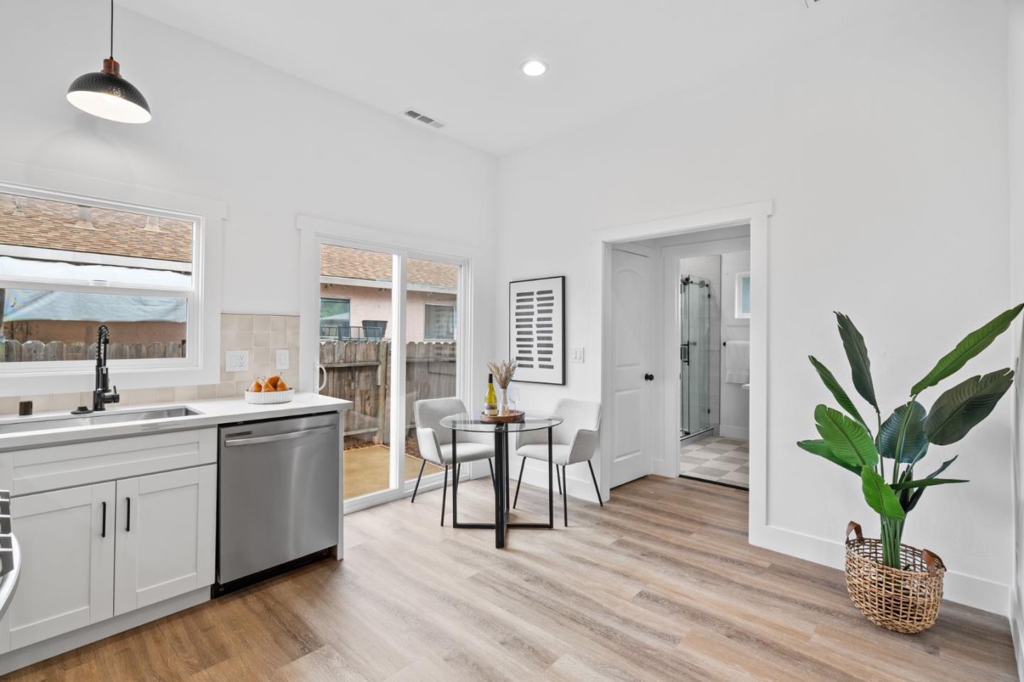 Detail Gallery Image 7 of 30 For 396 S 18th St, San Jose,  CA 95116 - – Beds | – Baths