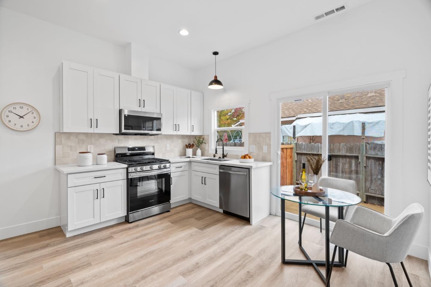 Detail Gallery Image 8 of 30 For 396 S 18th St, San Jose,  CA 95116 - – Beds | – Baths