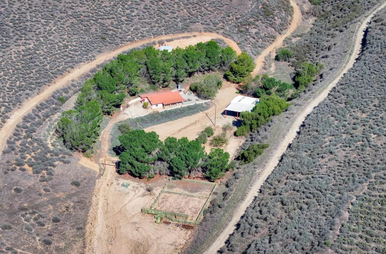 Detail Gallery Image 3 of 35 For 33900 Fabry Rd, Soledad,  CA 93960 - 2 Beds | 1/1 Baths