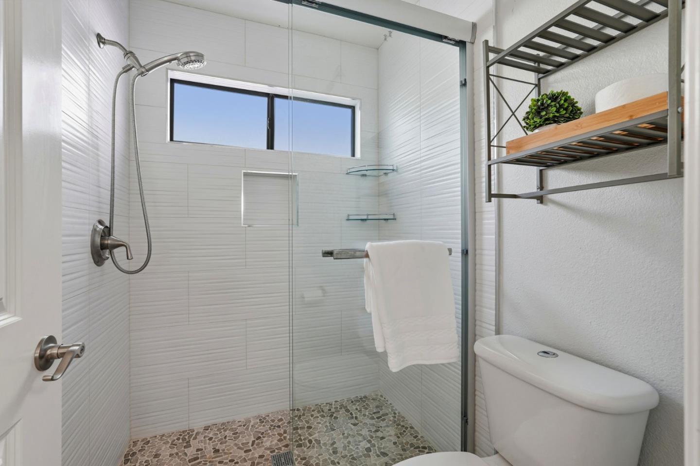 Detail Gallery Image 15 of 27 For 586 Old Evans Rd, Milpitas,  CA 95035 - 3 Beds | 2 Baths