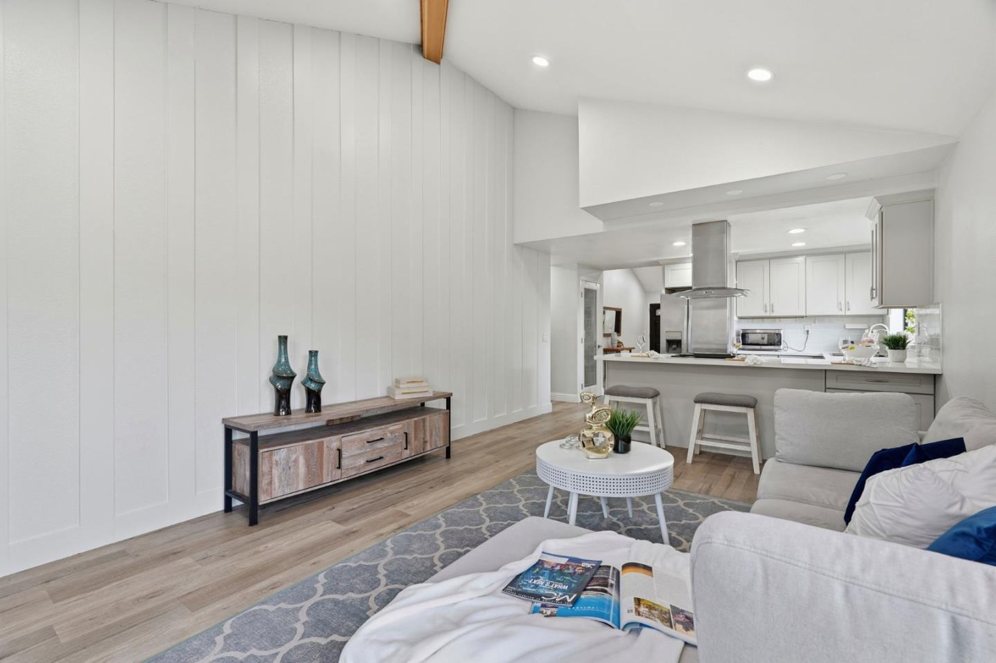 Detail Gallery Image 2 of 27 For 586 Old Evans Rd, Milpitas,  CA 95035 - 3 Beds | 2 Baths