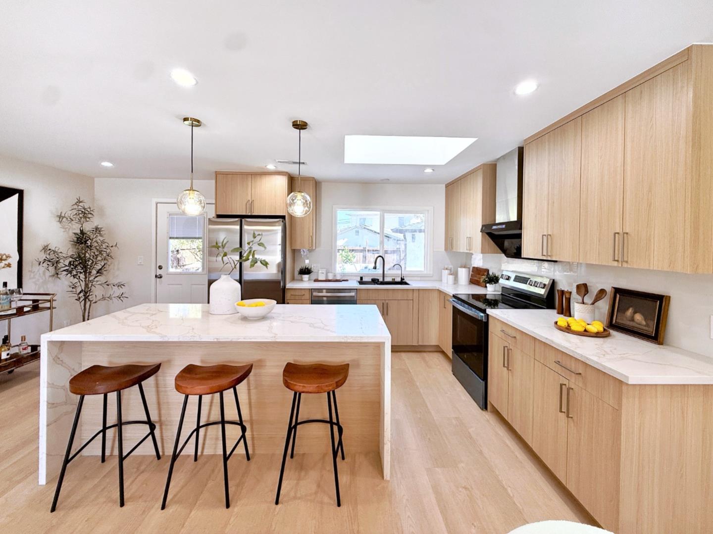 Detail Gallery Image 6 of 18 For 824 Jones Way, Campbell,  CA 95008 - 3 Beds | 2 Baths