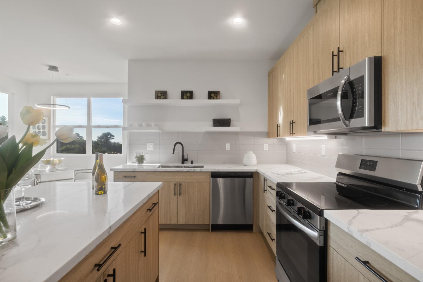 Detail Gallery Image 12 of 30 For 809 Fassler Ave, Pacifica,  CA 94044 - 3 Beds | 2/1 Baths