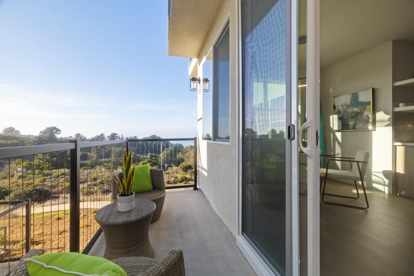 Detail Gallery Image 7 of 30 For 809 Fassler Ave, Pacifica,  CA 94044 - 3 Beds | 2/1 Baths