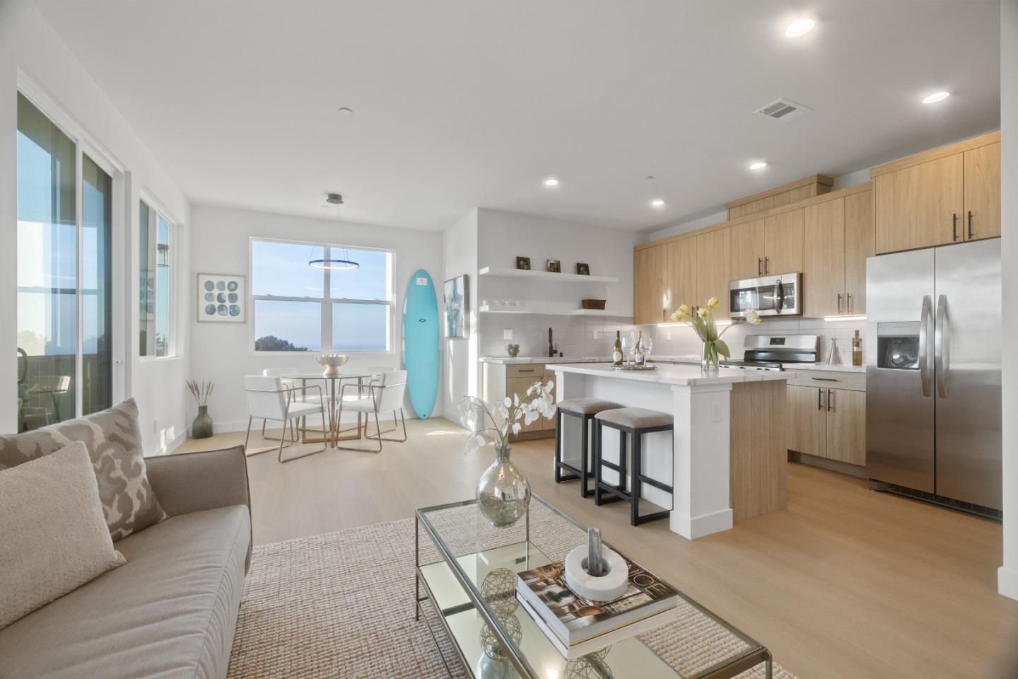 Detail Gallery Image 8 of 30 For 809 Fassler Ave, Pacifica,  CA 94044 - 3 Beds | 2/1 Baths