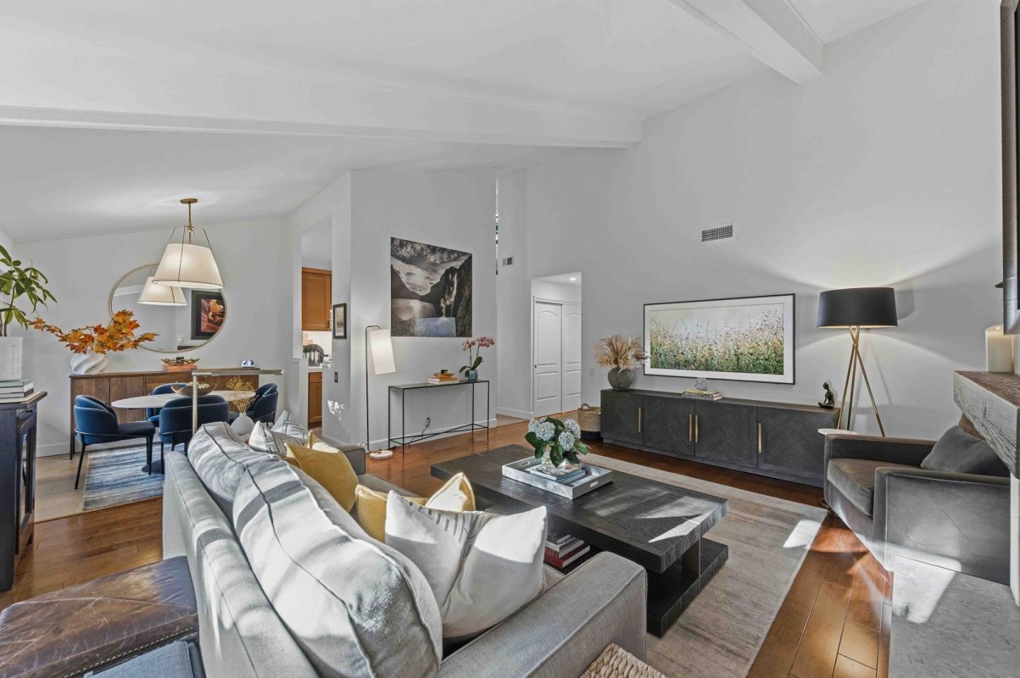 Detail Gallery Image 12 of 35 For 1115 Crestview Dr #2,  San Carlos,  CA 94070 - 2 Beds | 2 Baths