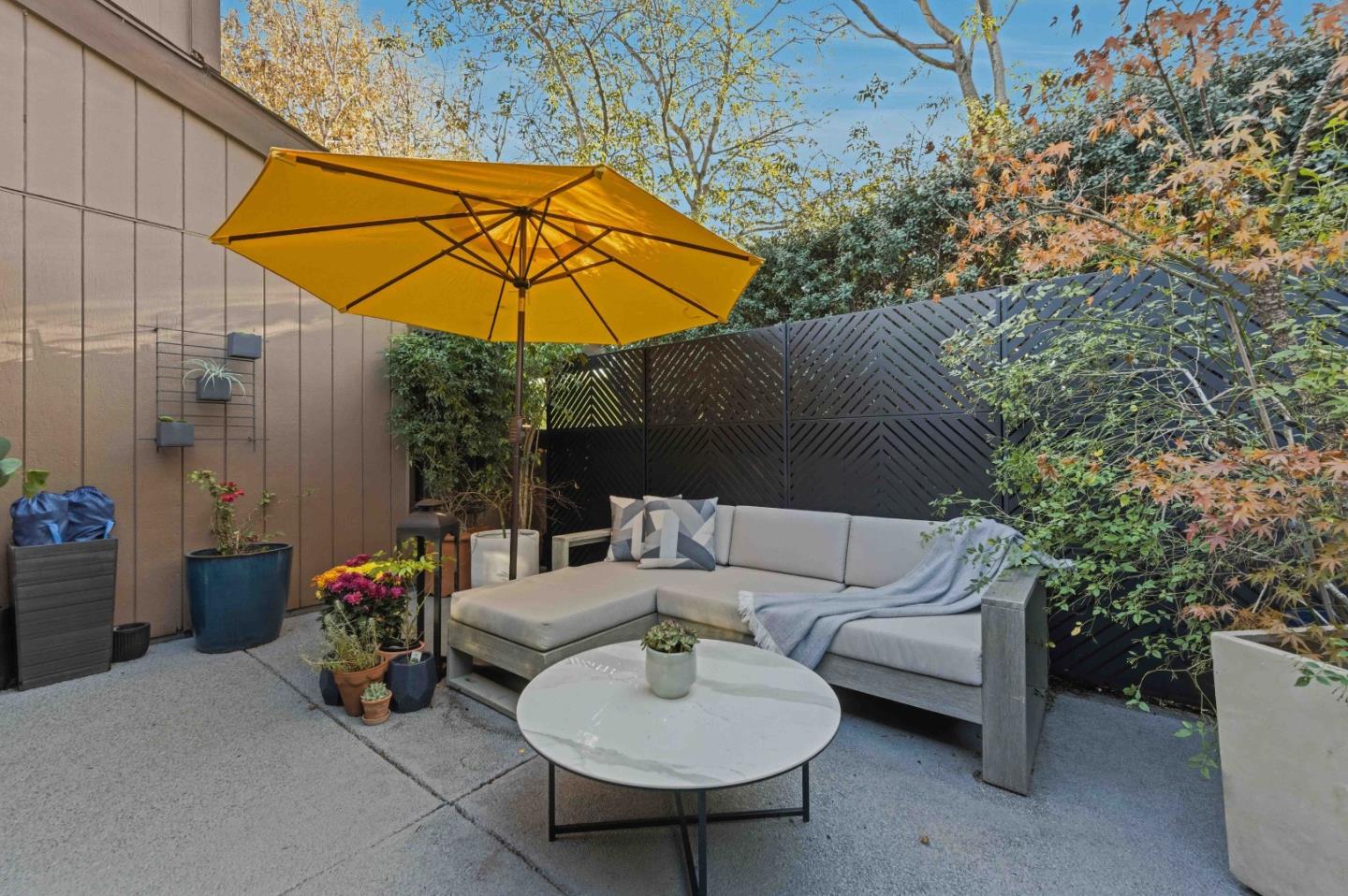 Detail Gallery Image 13 of 35 For 1115 Crestview Dr #2,  San Carlos,  CA 94070 - 2 Beds | 2 Baths