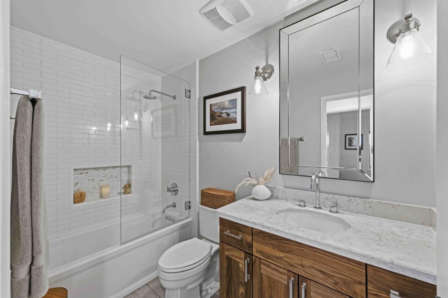 Detail Gallery Image 24 of 35 For 1115 Crestview Dr #2,  San Carlos,  CA 94070 - 2 Beds | 2 Baths
