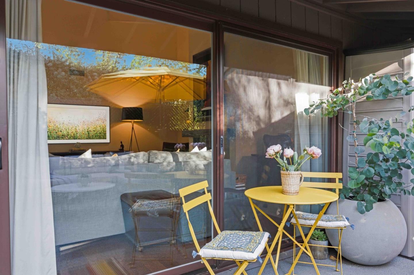 Detail Gallery Image 28 of 35 For 1115 Crestview Dr #2,  San Carlos,  CA 94070 - 2 Beds | 2 Baths